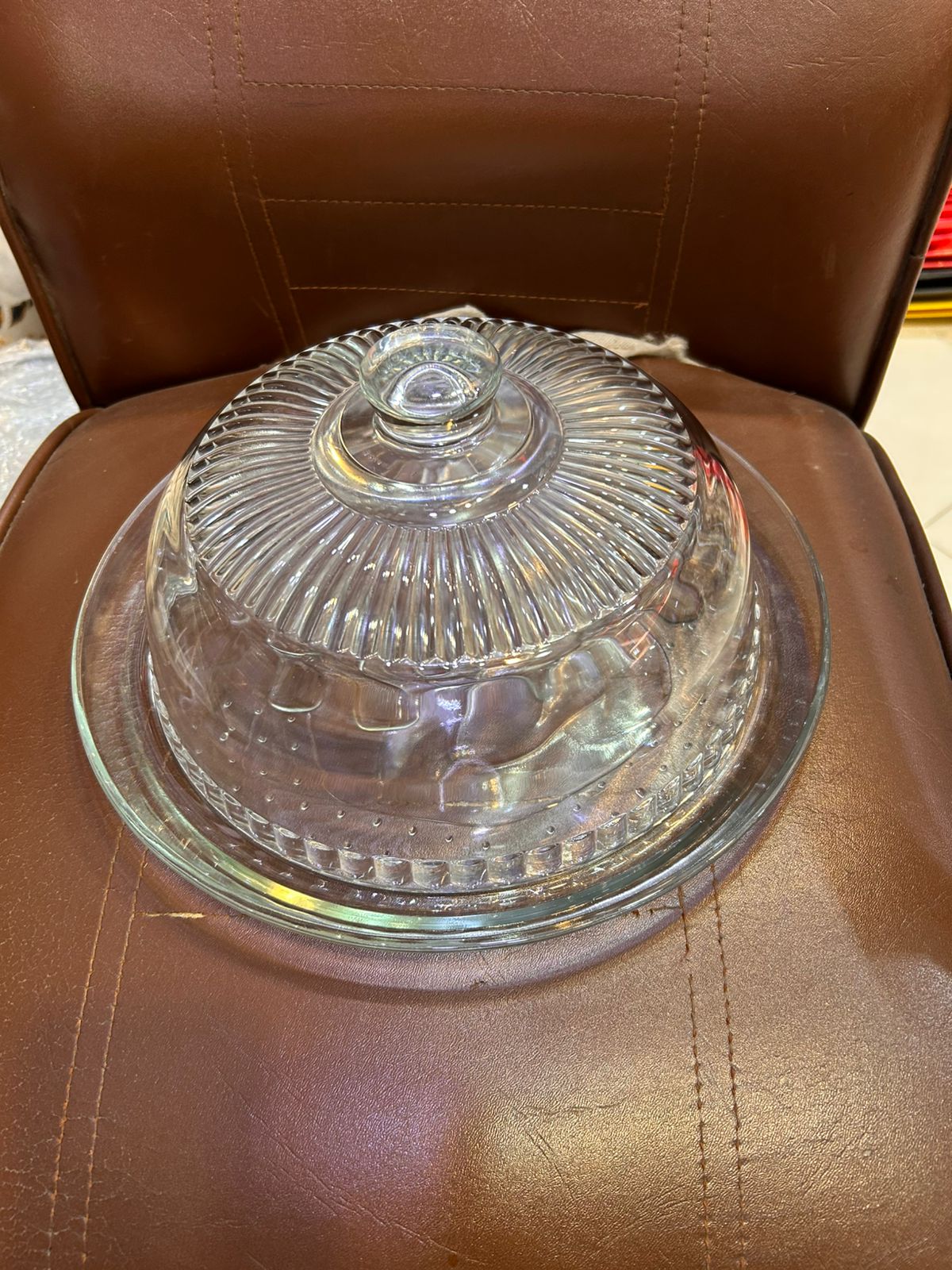 Imported 14-Inch Glass Cake Stand with Dome Cover – Elegant Serving Platter for Cakes, Pastries & Desserts