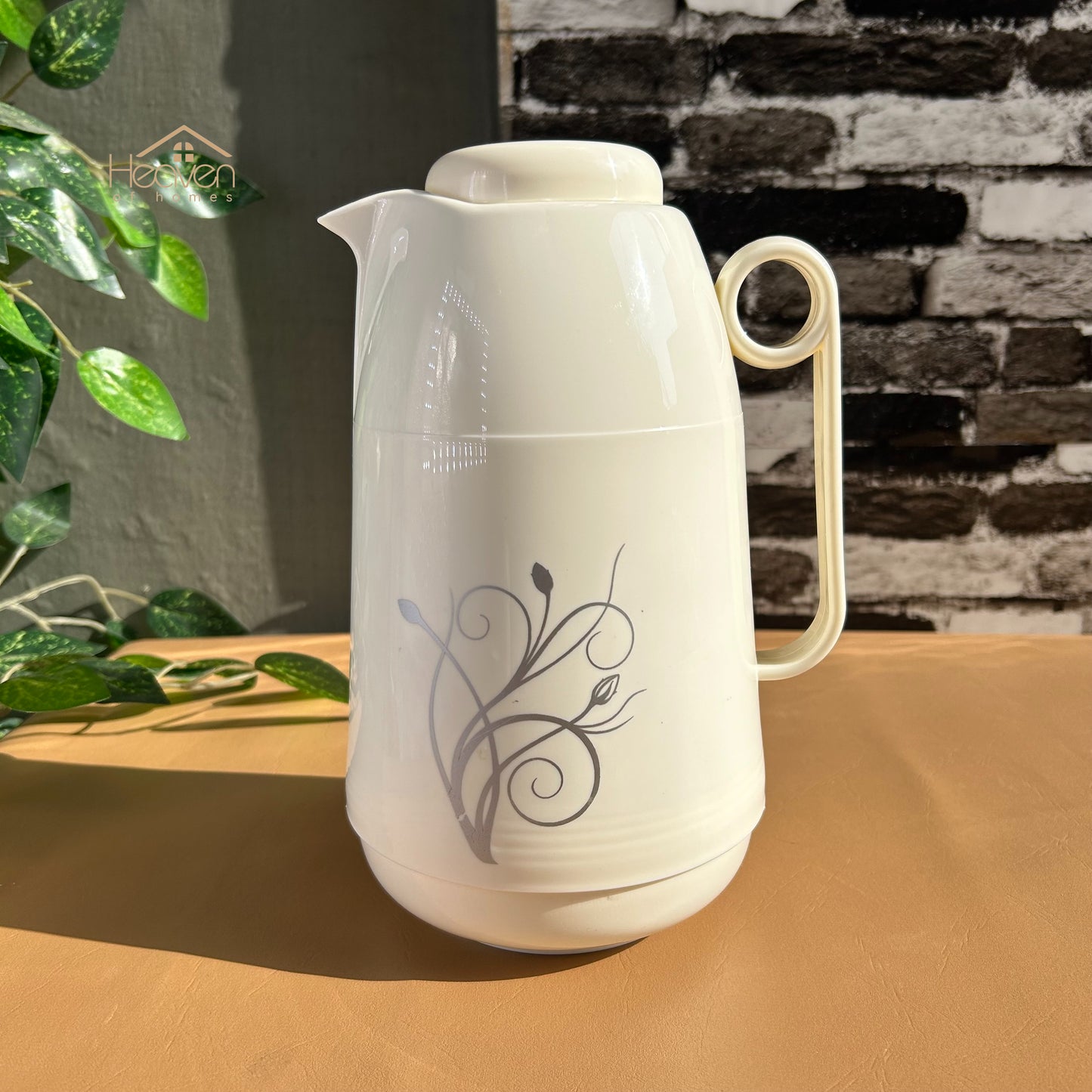 Eagle Original Hot & Cold Vacuum Flask Thermos | Double Glass Refill with Pure Fibre Body - Heaven of homes - Sale Pakistan