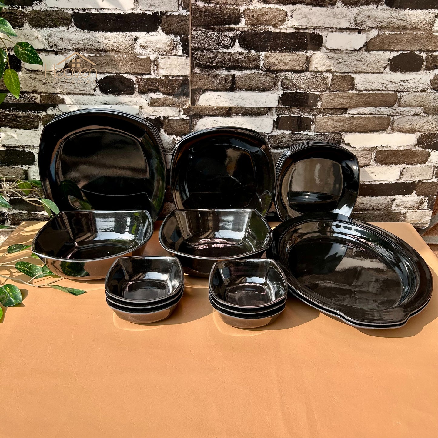 Melamine 28 Pieces Dinner Set Double-Glaze– Stain-Proof, Heavyweight, Durable Design Dinner Set Solid Black