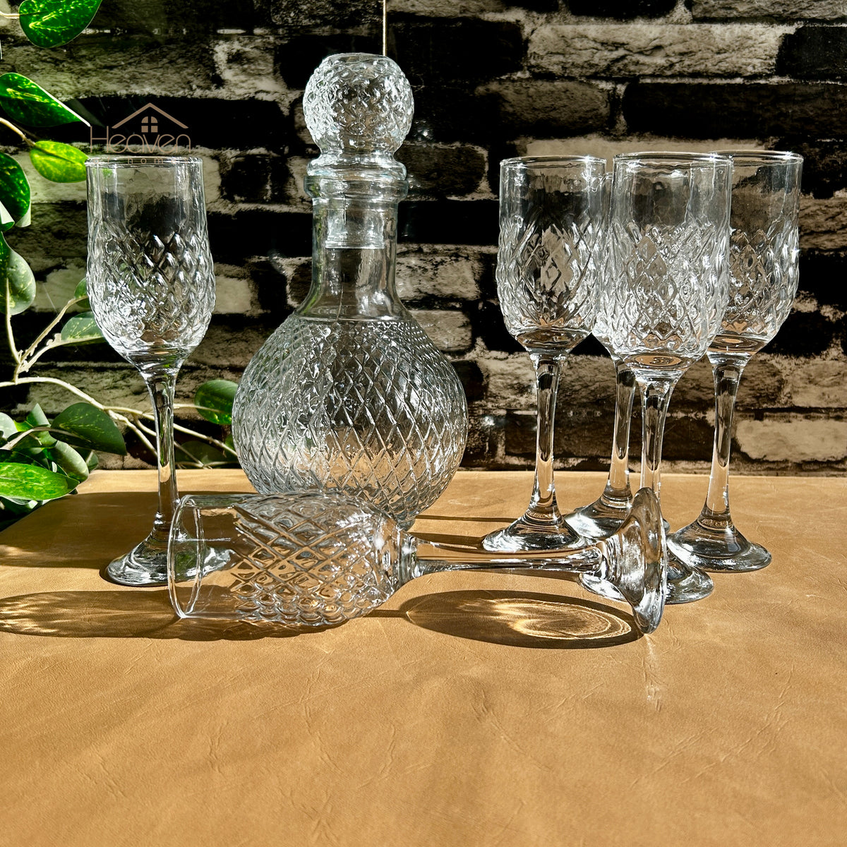 Heaven® 7-Piece Vine Water Set – 1 Decanter & 6 Matching Drinking Glasses