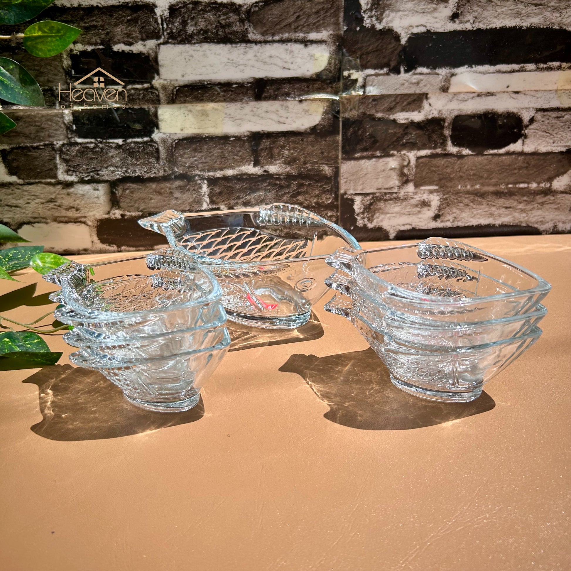 Heaven® Set of 7 Fish Shaped Fruit Bowls and 1 Large and 6 Small Fruit Bowls Clear Glass fruit Set 7-Pieces - Heaven of homes - Sale Pakistan
