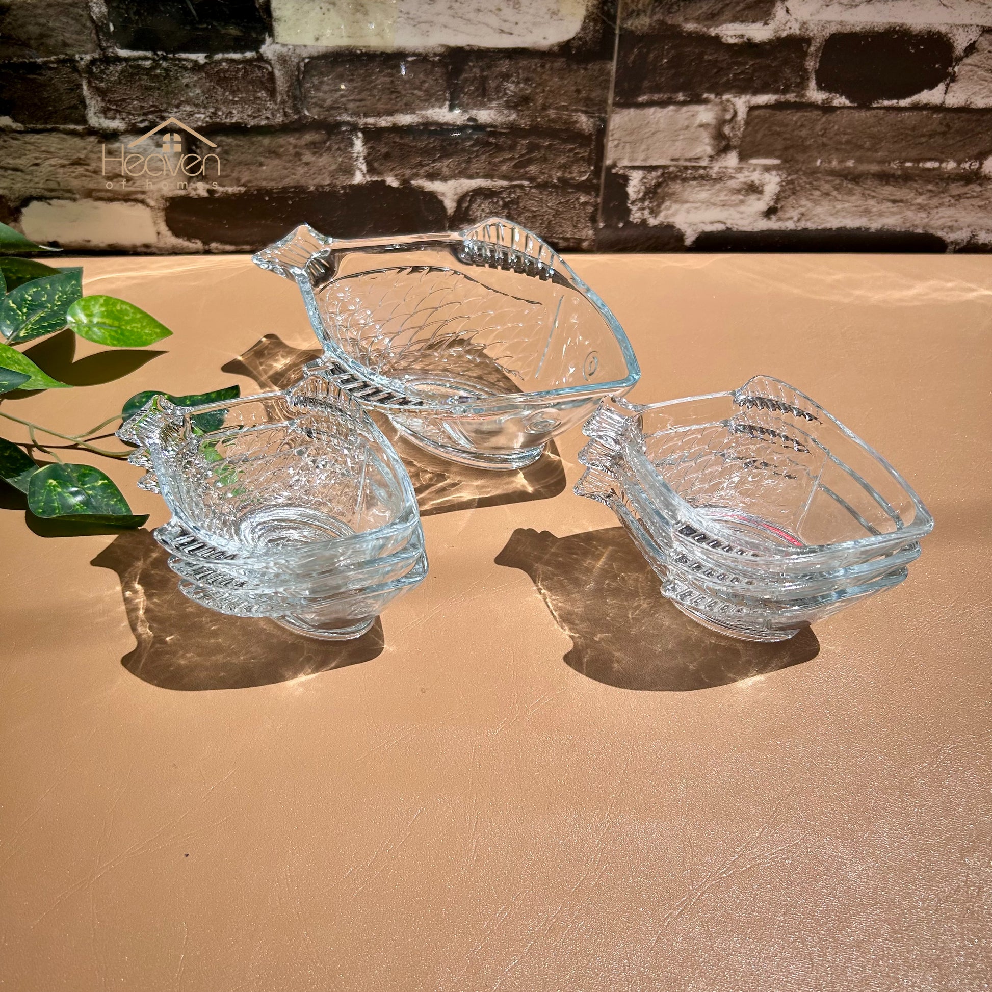 Heaven® Set of 7 Fish Shaped Fruit Bowls and 1 Large and 6 Small Fruit Bowls Clear Glass fruit Set 7-Pieces - Heaven of homes - Sale Pakistan
