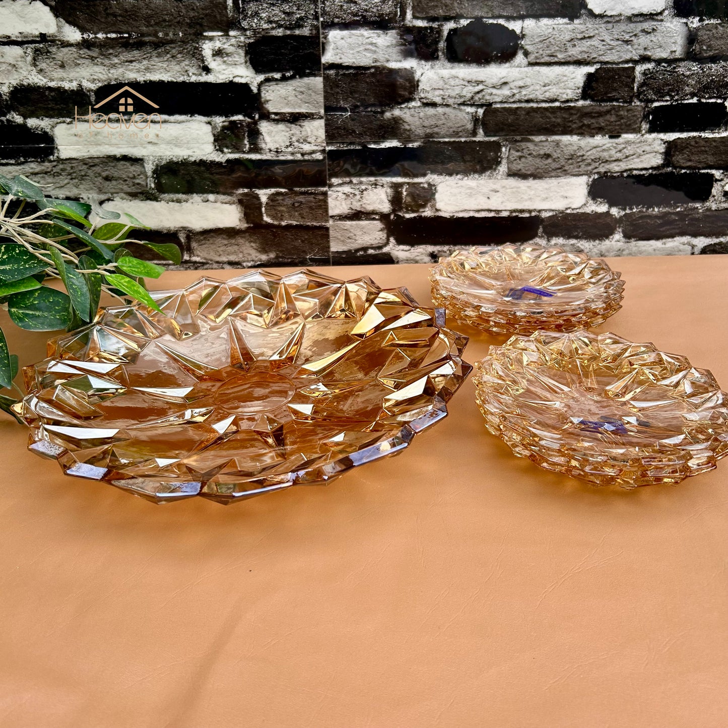 Delisoga® Premium Gold 7-Piece Glass Cake Set – 1 Large Plate & 6 Quarter Plates for Snacking & Serving