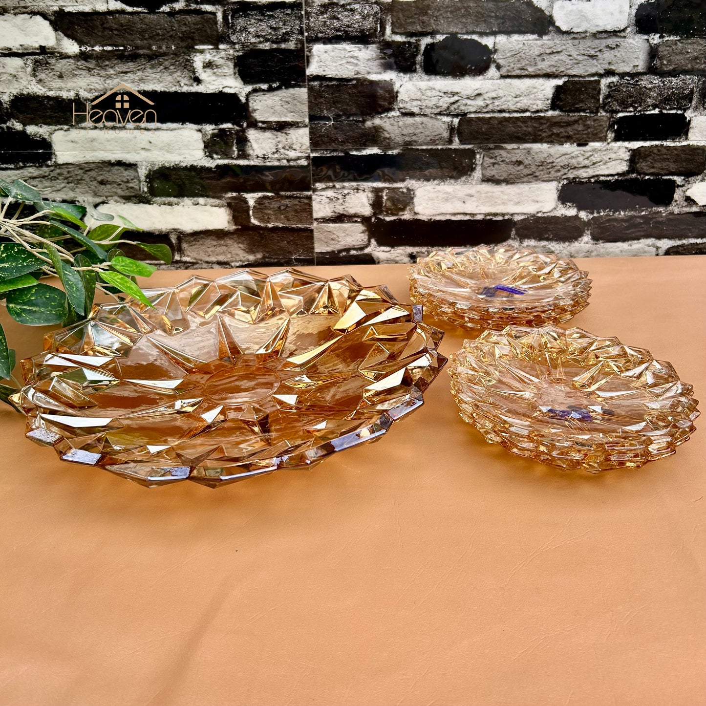 Delisoga® Premium Gold 7-Piece Glass Cake Set – 1 Large Plate & 6 Quarter Plates for Snacking & Serving