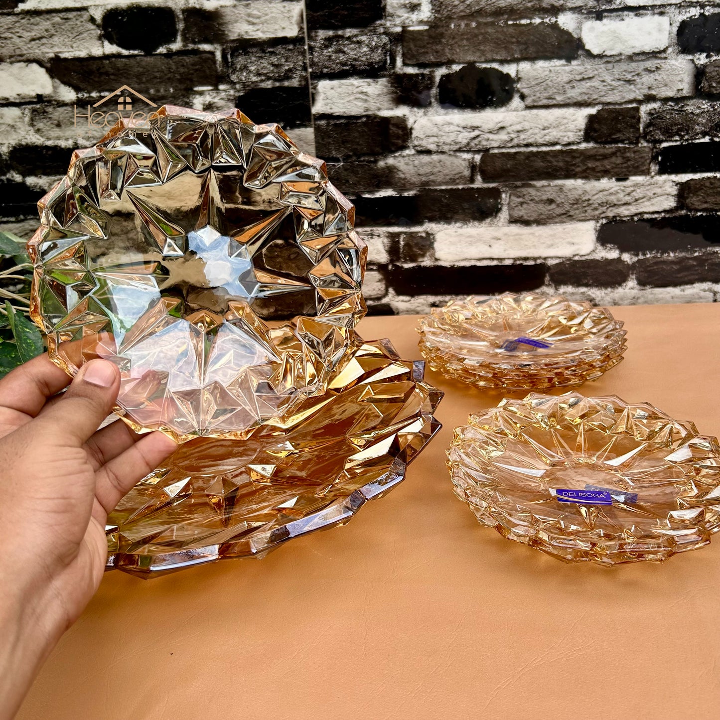 Delisoga® Premium Gold 7-Piece Glass Cake Set – 1 Large Plate & 6 Quarter Plates for Snacking & Serving