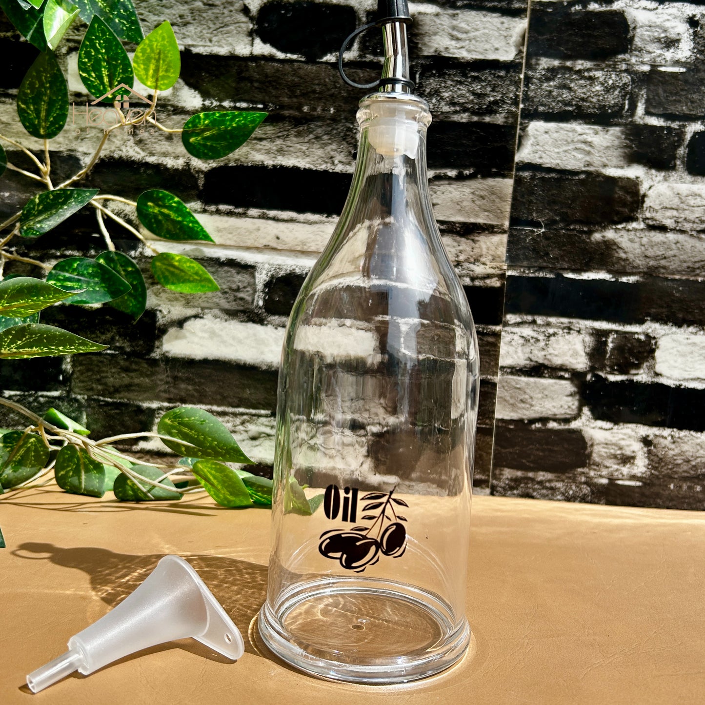 Heaven® Acrylic Oil Bottle 800ml – Reusable Cooking Oil Dispenser with Pourer